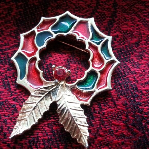 Vintage Signed BJ Christmas Wreath Brooch - Picture 4 of 7